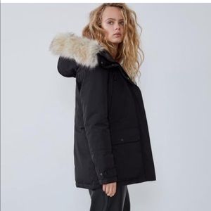 🔆 ZARA Black parka jacket with fur hood